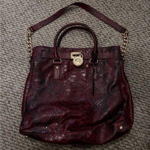 Michael Kors Tote Bag w/ Matching Wallet